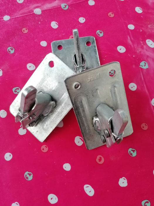 Пружинни стяги за кофраж, Жабки