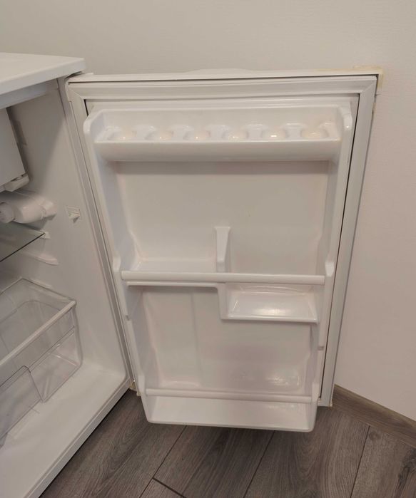 Frigider cu o usa Star-Light, 81L, H 83.8cm