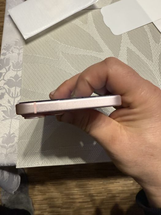 Перфектен Iphone 15 plus