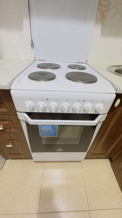 Электрическая плита Indesit