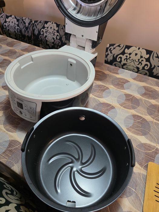 Уред за готвене/фритюрник с горещ въздух