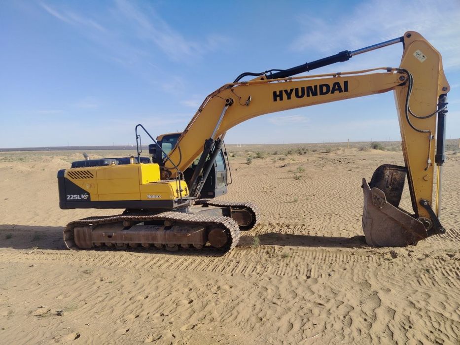 Hyundai 225 arendaga beriladi kovsha 1 kubalik strella uzunliki 9m