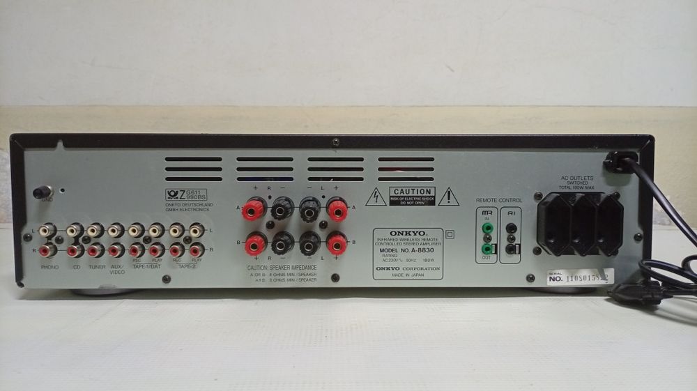 ONKYO  A - 8830   amplificator