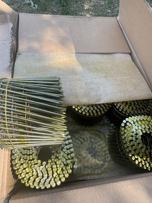 Пирони 6000 броя внос от италия  28/80 28/90