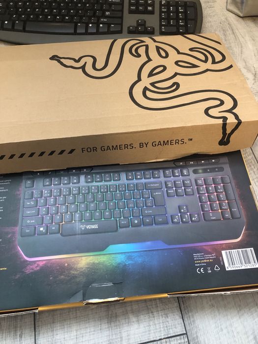 Tastaturi Gaming iluminate și Standard