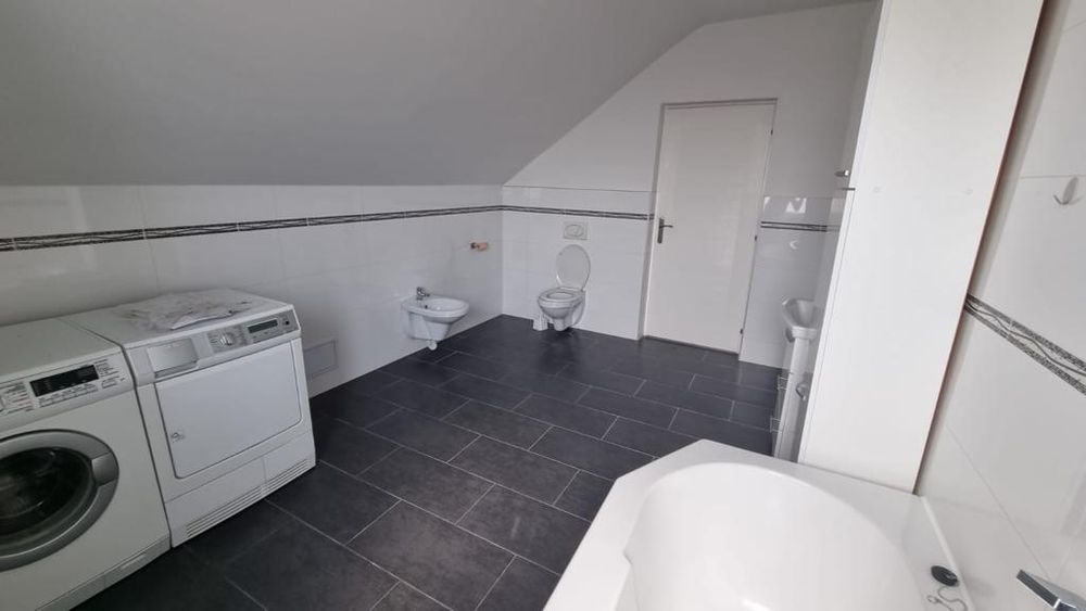 Închiriez apartament in Ghiroda (curte si loc de parcare in curte )