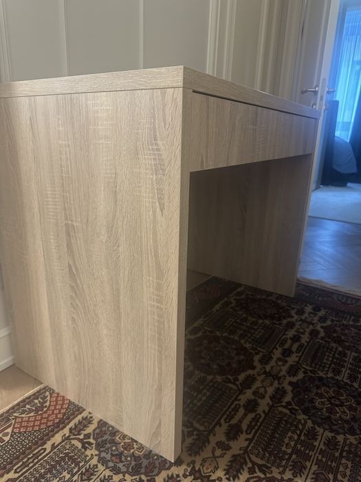 Письменный стол.