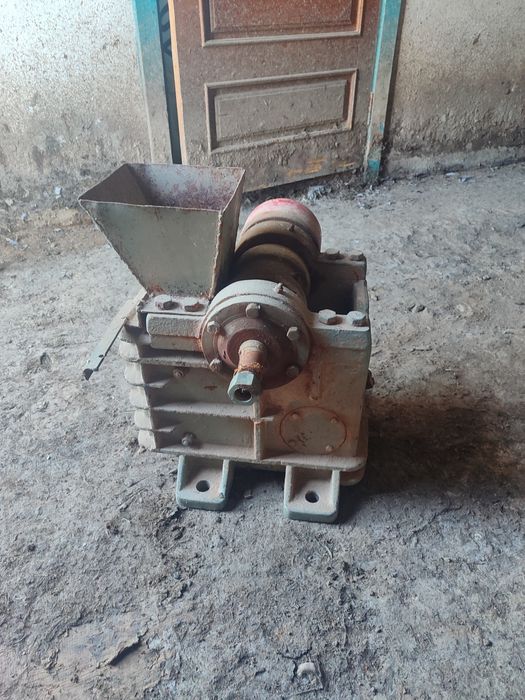 Дробилка щековая лабораторная