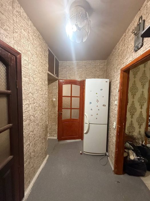 Срочно сотилади !!! 
3 хона
4-этаж  
5 этажлик панельный дом 
Галаба Ш