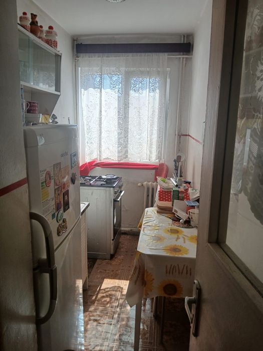 Vând apartament la bloc zona Fortuna