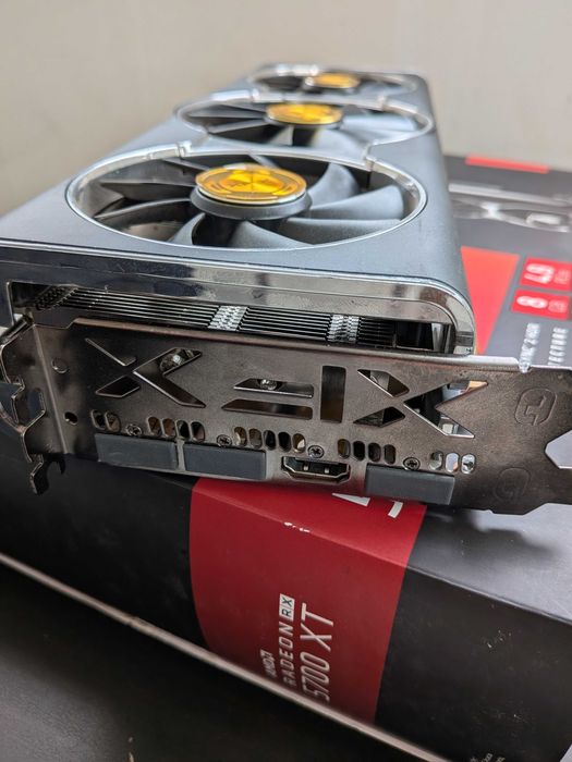 XFX Radeon RX 5700 XT THICC III Ultra 8GB – Пълен комплект с КУТИЯ