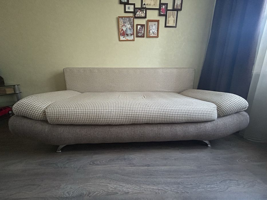 Продам тахту в отличном состаяние