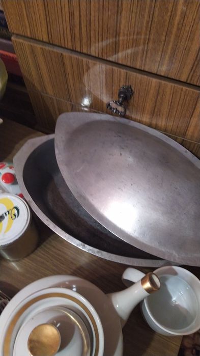 Хрусталь.Утятница. Тарелки. Овощерезка.