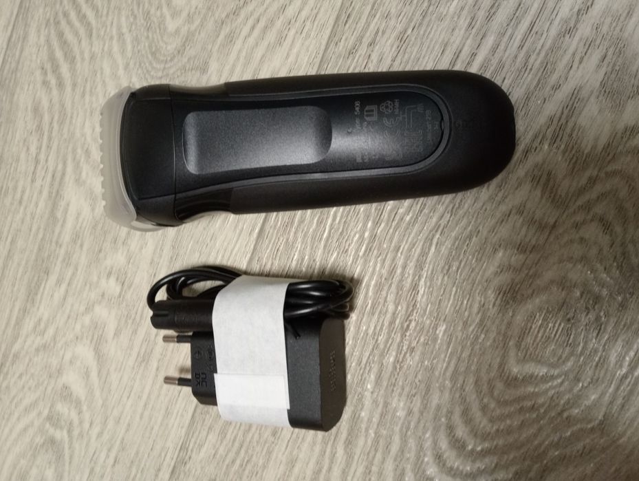Продам электробритву Браун.