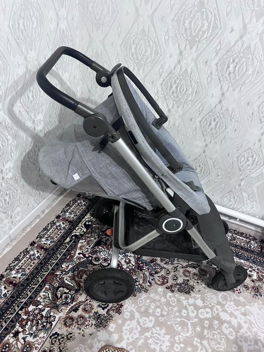 оригинальная коляска stokke