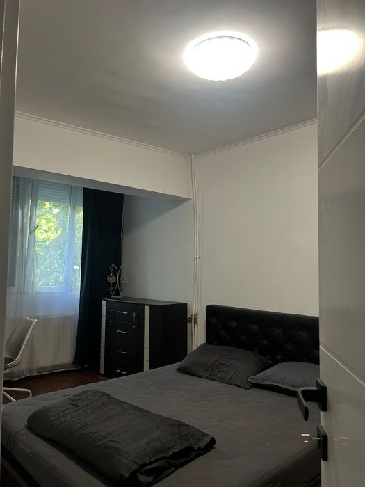 Inchiriez apartament de doua camere mobilat,utilat și renovat