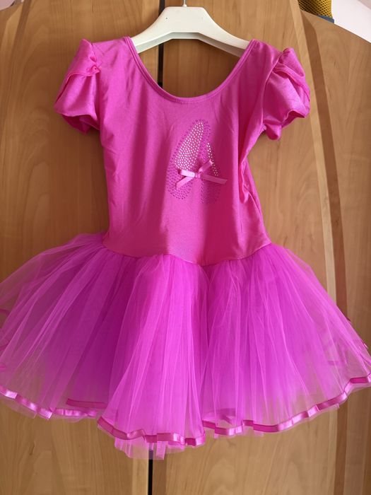 Дрешки за малка госпожица размери от 4-6 г