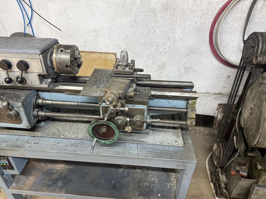 Токарный стонок токарный стонок.