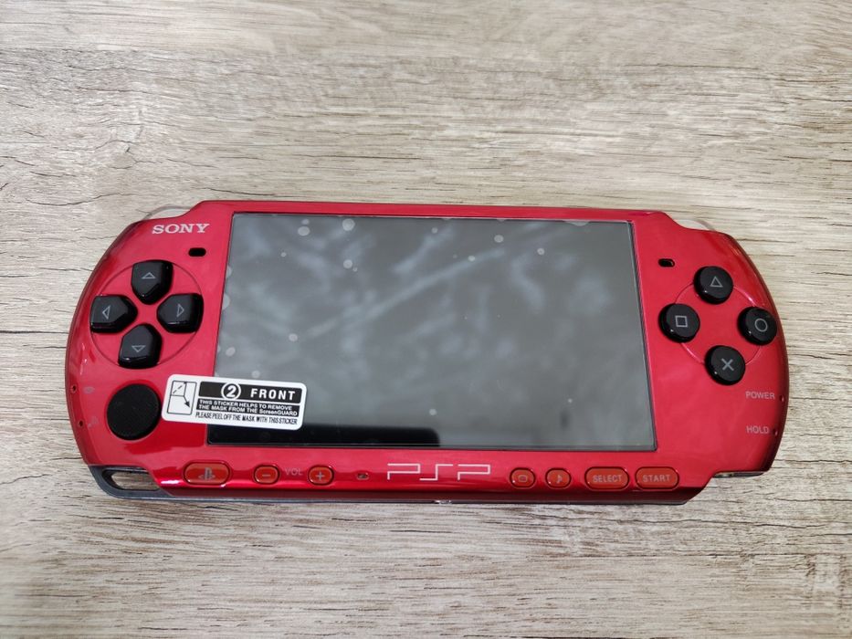 PSP 3000 красный