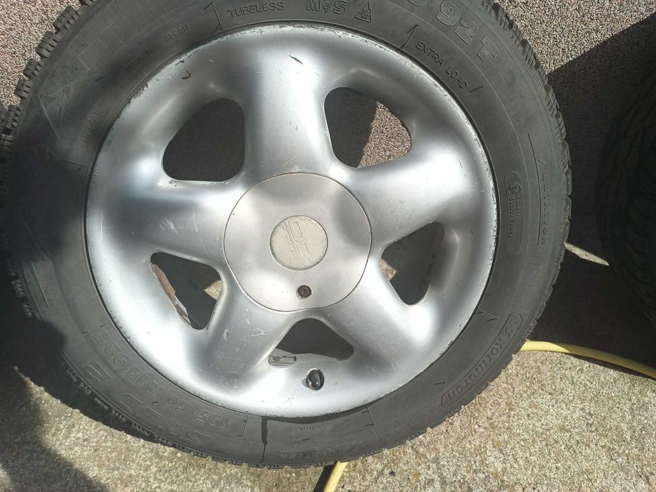 Джанти 15'' 4бр. OZ 4x100 (7Jx15H2 - ET37) със зимни гуми 195/60/15