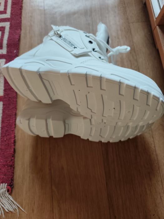 Кроссовки зимние