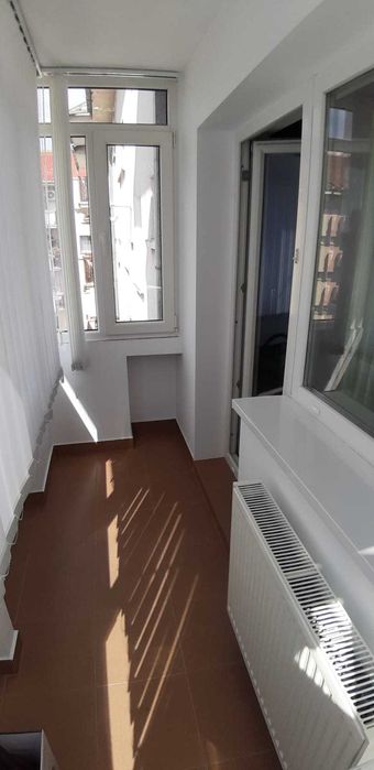 Proprietar – Închiriez  Apartament Studio Modern 42 mp, Zona Pietroasa, Etaj 3 + Boxă și Balcon Încălzit