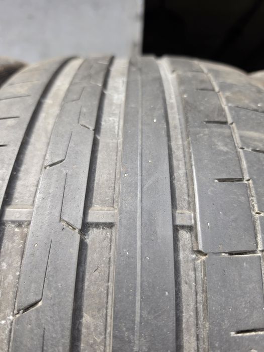 4 бр. летни гуми 255/40/20 Continental  AO DOT 4122 2x4,5 mm 2x3,5-4,5 mm