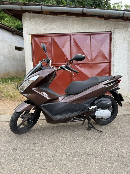 Vând Honda PCX 125 2015