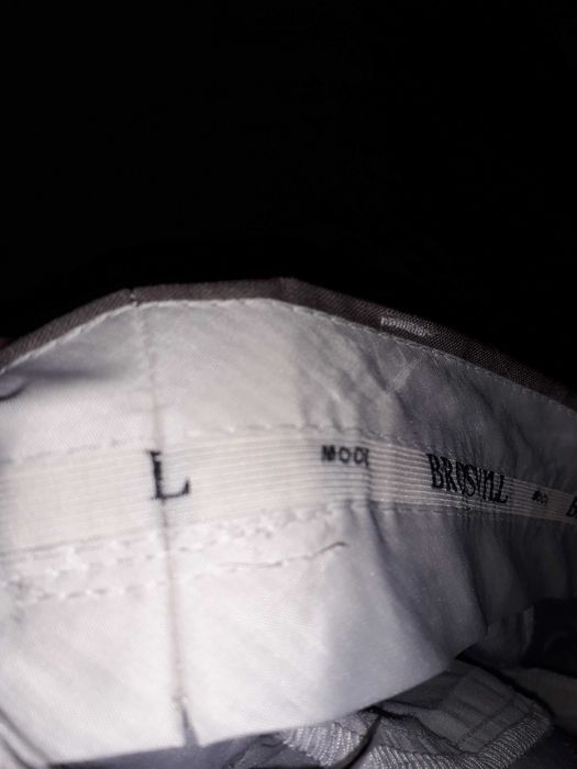 Продам брюки цвет песка с рубашка