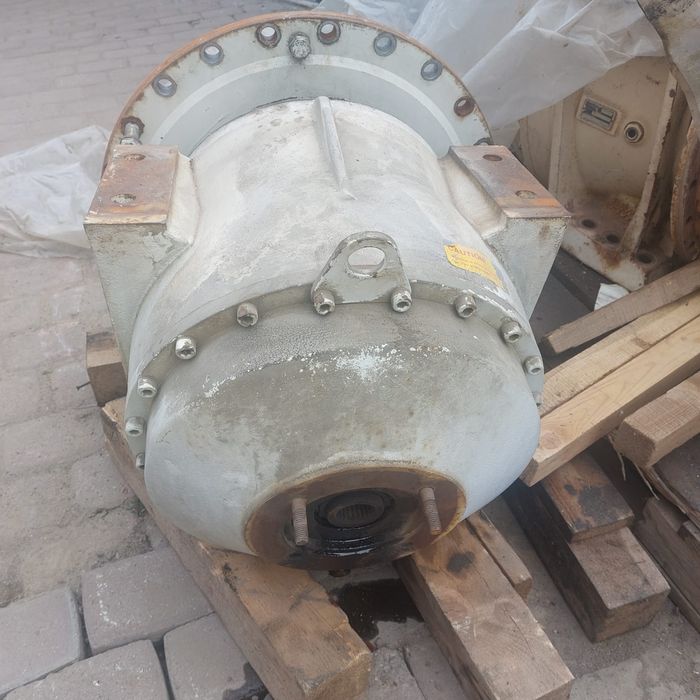 Редуктор автобетонносмеситель