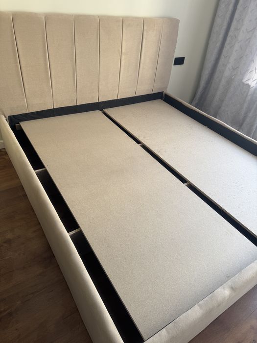 Новый кровать с матрасом