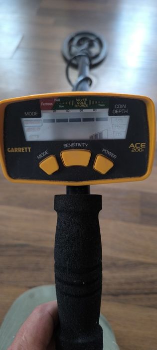 Garrett Ace 200i продам металлоискатель