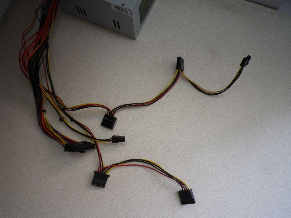 Захранване за компютър Delux 250W