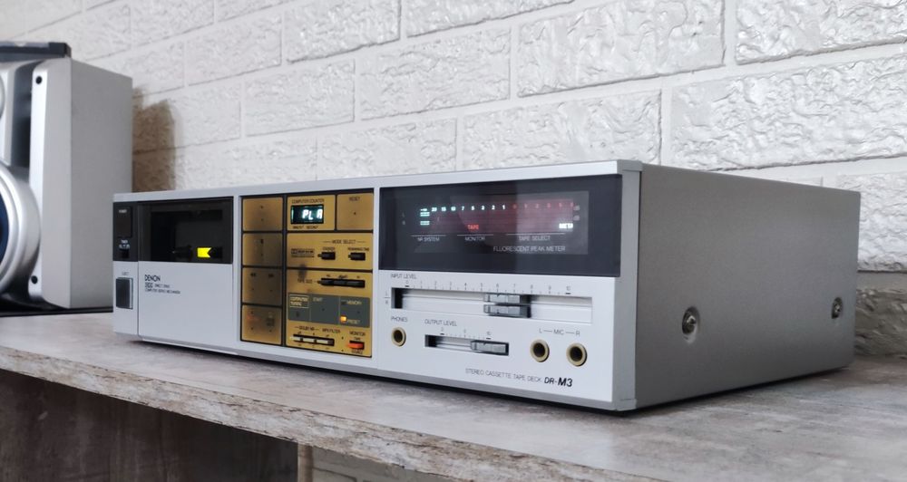 Продам кассетную деку Denon DR-M3