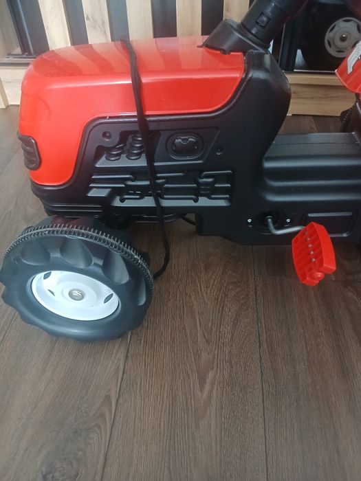 Tractoras pentru copiii