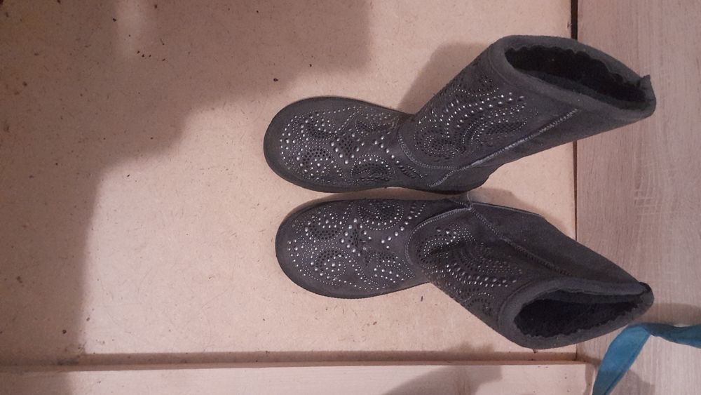 Продам женскую обувь