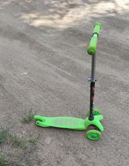 Продам детский  самокат.