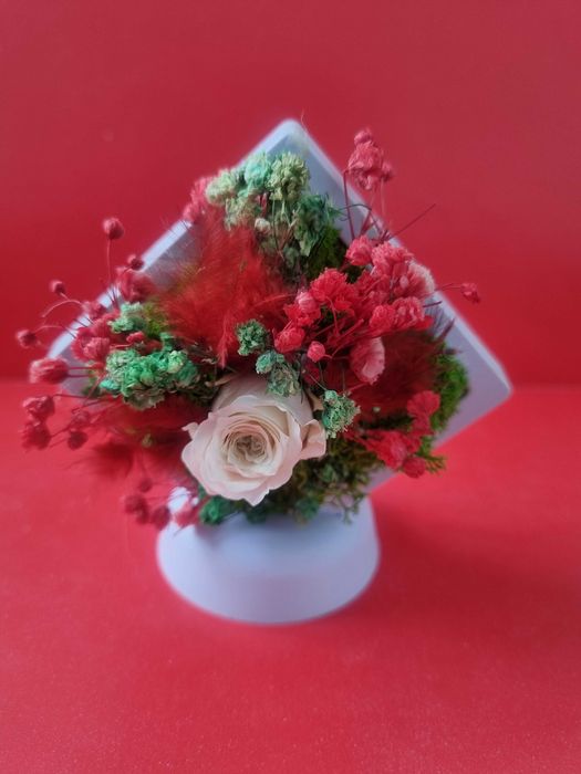 Martisoare cu licheni si flori criogenate