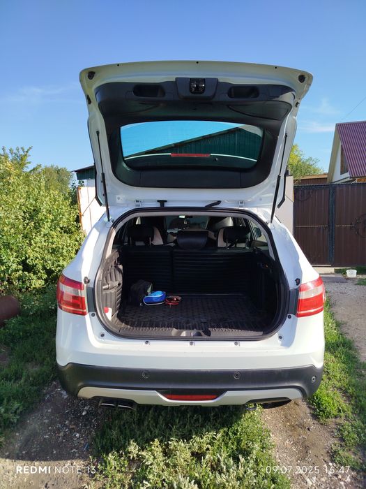 Лада Веста кросс св