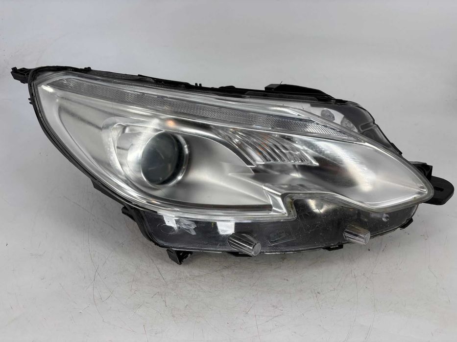 Far stanga/dreapta Peugoet 2008 an 2014