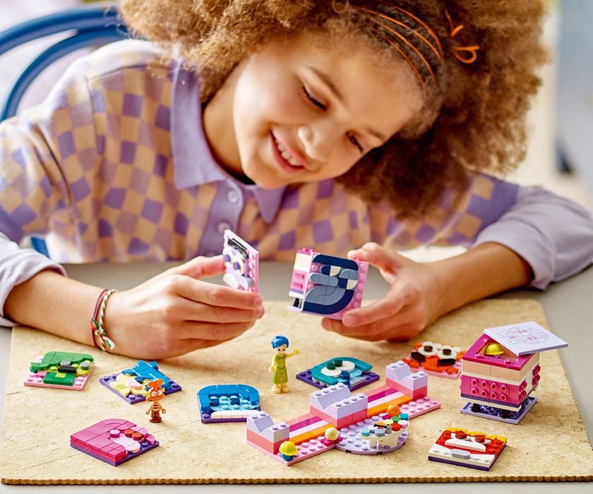 LEGO® Disney™ Pixar 43248 - Отвътре навън 2: Кубчета за настроение