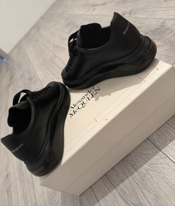 Pantofi sport Alexander McQueen originali, mărimea 38 – stare ca nouă
