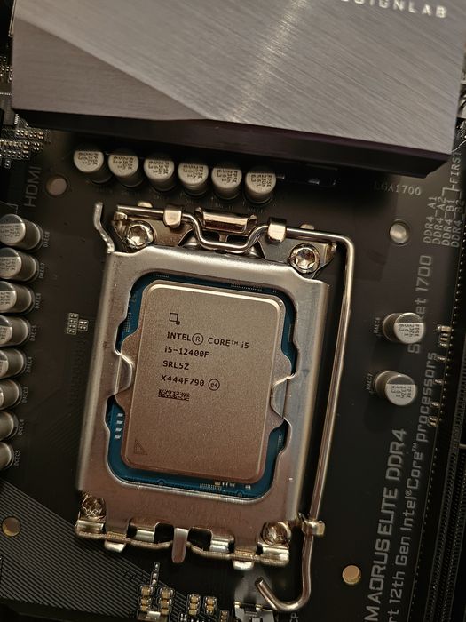 B660 Aorus Elite DDR4 + I5 12400F