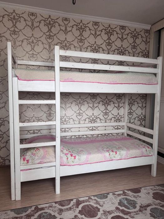 Продам двухярусную кровать