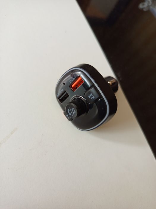 Адаптер за зарядно за кола