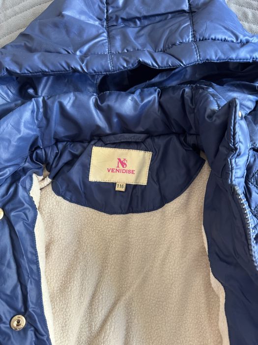 Куртка тонкая новая для девочки