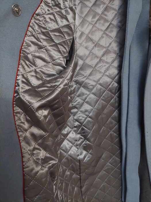 Пальто сатылады женский