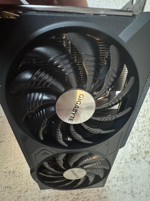Видеокарта Gigabyte RTX 4070 12gb