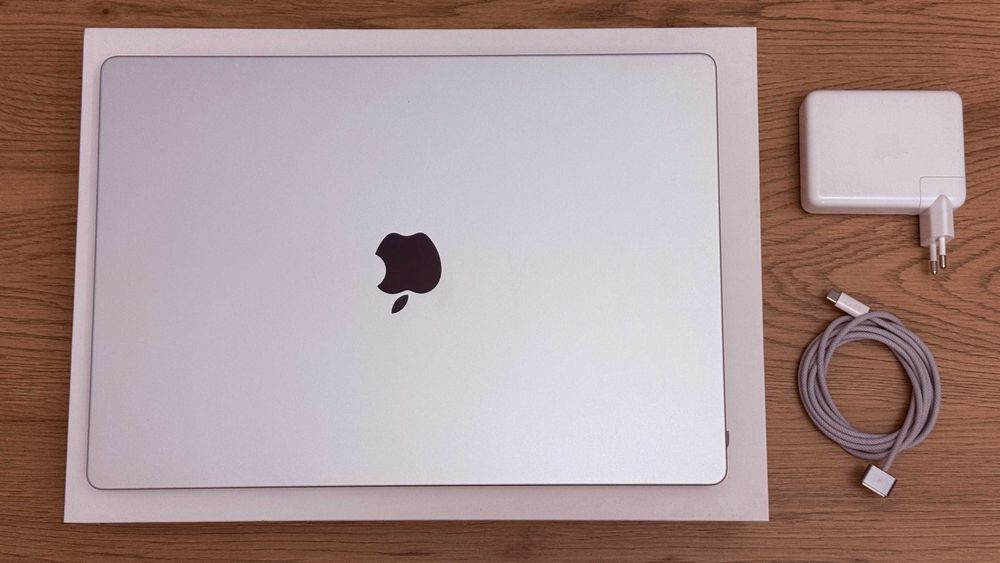 macbook pro m1 max - Laptop-Calculator-Gaming la preț mic | OLX.ro