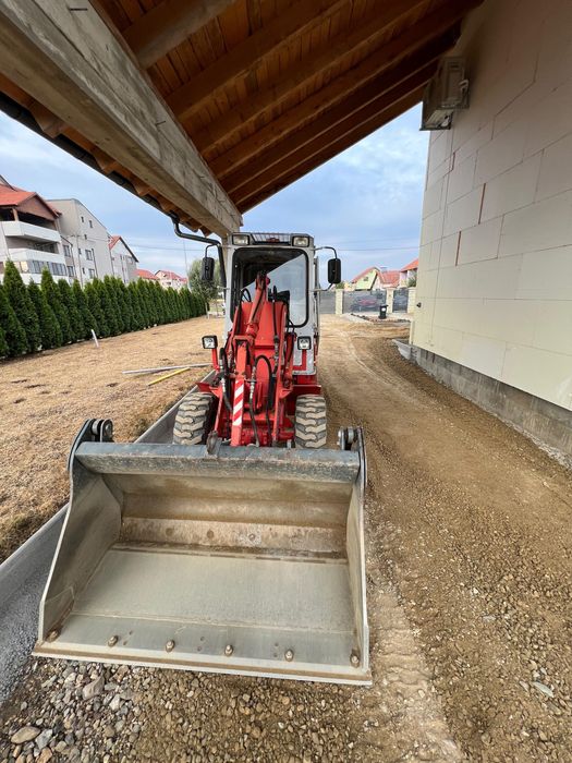 Excavator, vola, cilindru, camion cu macara 7,5T de închiriat